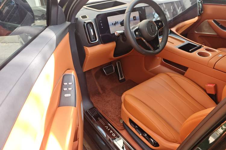 Used Hima AITO M8 2025 Model, Pure Electric Max+ Six-Seat Long-Range Version Driver Seat