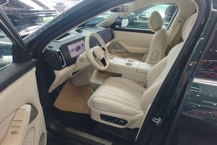 Used Hima AITO M8 2025 Extended-Range Max+ Version 53.4 kWh 6-Seater Edition Driver Seat