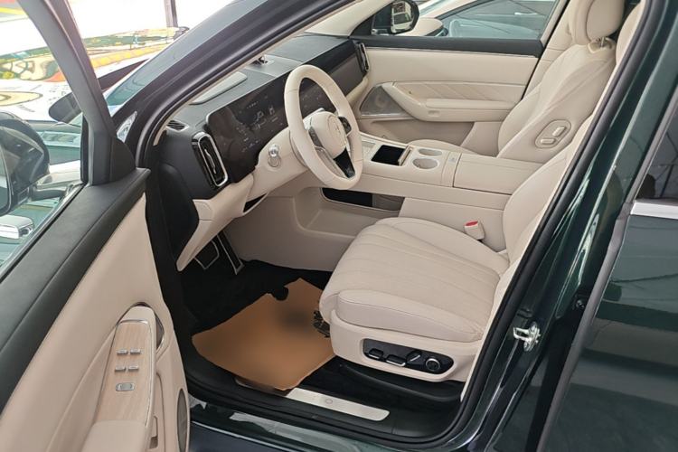 Used Hima AITO M8 2025 Extended-Range Ultra Version 53.4 kWh 6-Seater Edition Driver Seat