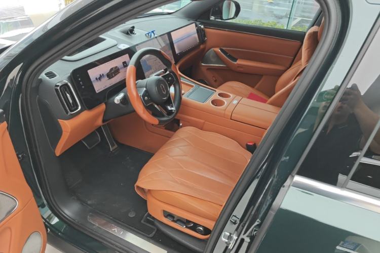 Used Hima AITO M8 2025 Extended-Range Max+ Version 53.4 kWh 6-Seater Edition Driver Seat