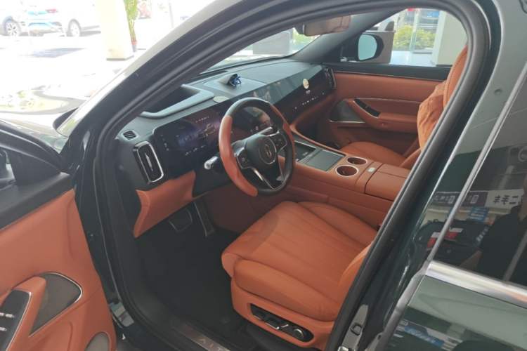 Used Hima AITO M8 2025 Extended-Range Max+ Version 53.4 kWh 6-Seater Edition Driver Seat