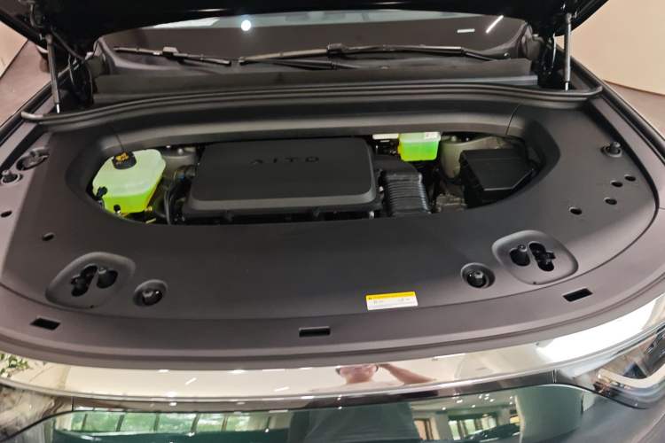 Used Hima AITO M8 2025 Extended-Range Max+ Version 53.4 kWh 5-Seater Edition Engine Bay