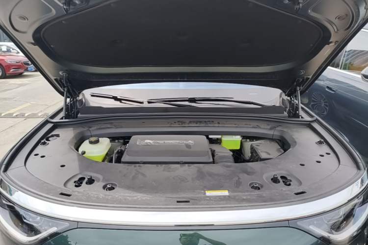 Used Hima AITO M8 2025 Extended-Range Ultra Version 53.4 kWh 6-Seater Edition Engine Bay