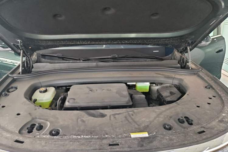 Used Hima AITO M8 2025 Extended-Range Ultra Version 53.4 kWh 6-Seater Edition Engine Bay