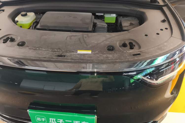 Used Hima AITO M8 2025 Extended-Range Ultra Version 53.4 kWh 6-Seater Edition Engine Bay Left