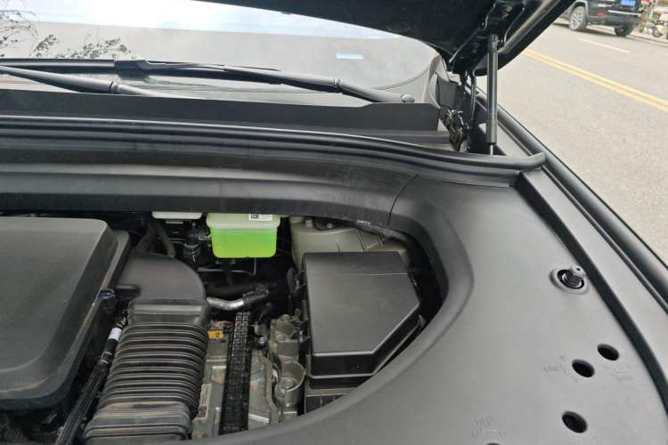 Used Hima AITO M8 2025 Extended-Range Ultra Version 53.4 kWh 6-Seater Edition Engine Bay Left