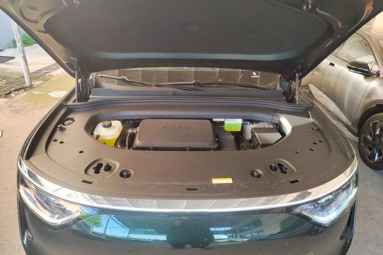 Used Hima AITO M8 2025 Extended-Range Max Version 37 kWh 6-Seater Engine Bay
