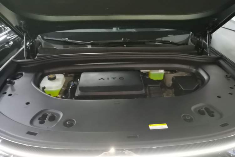 Used Hima AITO M8 2025 Extended-Range Ultra Version 53.4 kWh 6-Seater Edition Engine Bay