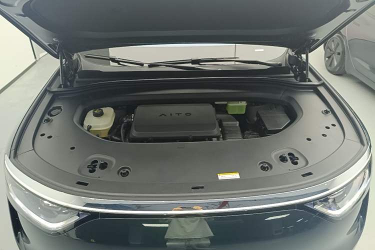 Used Hima AITO M8 2025 Extended-Range Max+ Version 53.4 kWh 6-Seater Edition Engine Bay