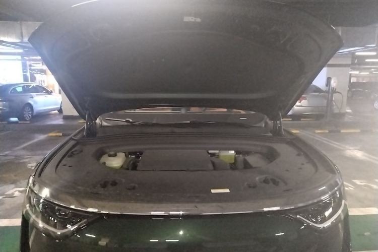 Used Hima AITO M8 2025 Extended-Range Max Version 37 kWh 5-Seater Engine Bay