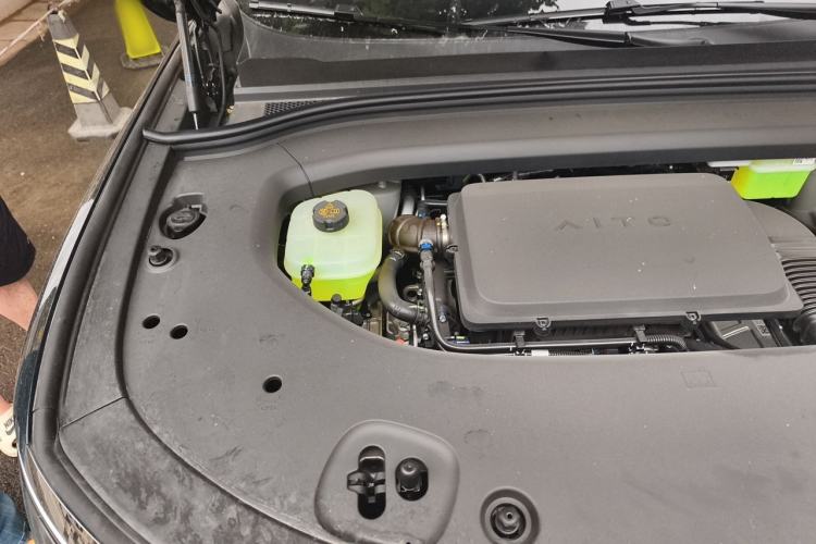 Used Hima AITO M8 2025 Extended-Range Max+ Version 53.4 kWh 5-Seater Edition Engine Bay Right