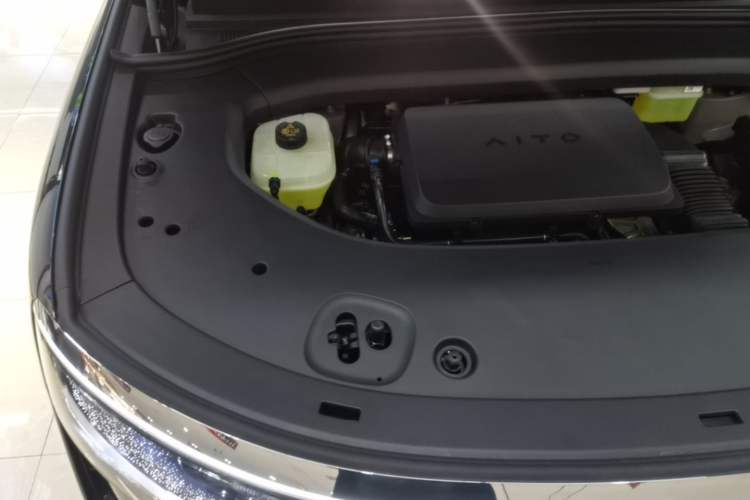 Used Hima AITO M8 2025 Extended-Range Ultra Version 53.4 kWh 6-Seater Edition Engine Bay Right
