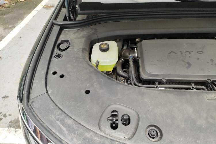 Used Hima AITO M8 2025 Extended-Range Ultra Version 53.4 kWh 6-Seater Edition Engine Bay Right
