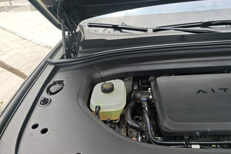 Used Hima AITO M8 2025 Extended-Range Ultra Version 53.4 kWh 6-Seater Edition Engine Bay Right