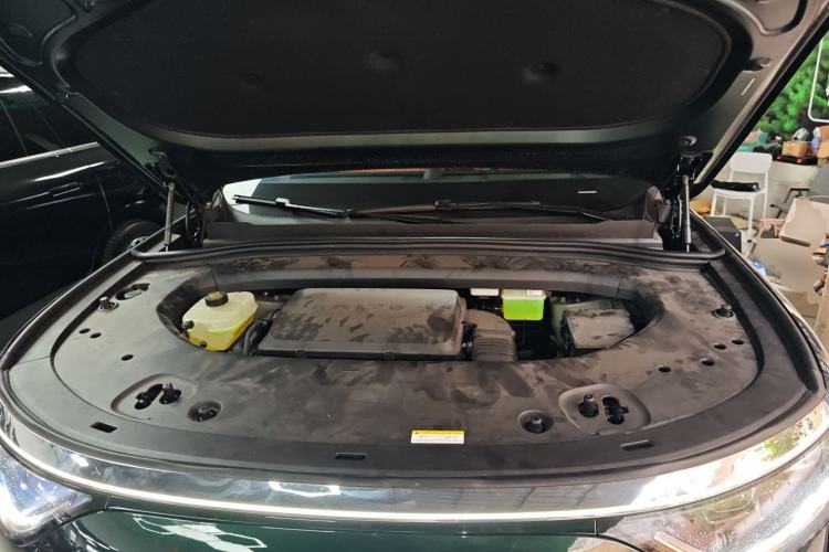 Used Hima AITO M8 2025 Extended-Range Ultra Version 53.4 kWh 6-Seater Edition Engine Bay