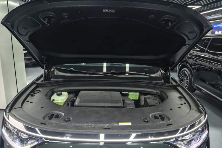 Used Hima AITO M8 2025 Extended-Range Max+ Version 53.4 kWh 6-Seater Edition Engine Bay