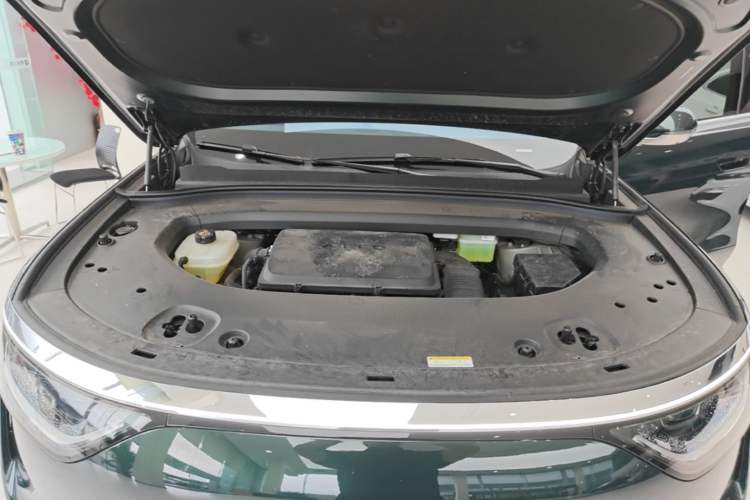 Used Hima AITO M8 2025 Extended-Range Max+ Version 53.4 kWh 6-Seater Edition Engine Bay