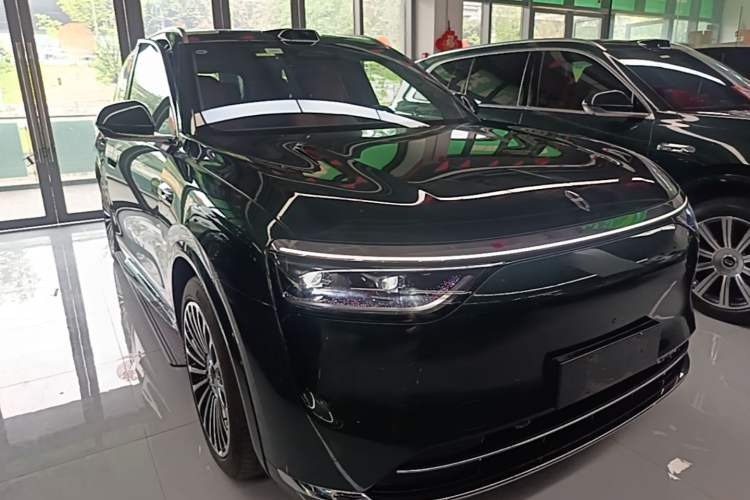 Used Hima AITO M8 2025 Extended-Range Ultra Version 53.4 kWh 6-Seater Edition Exterior 1