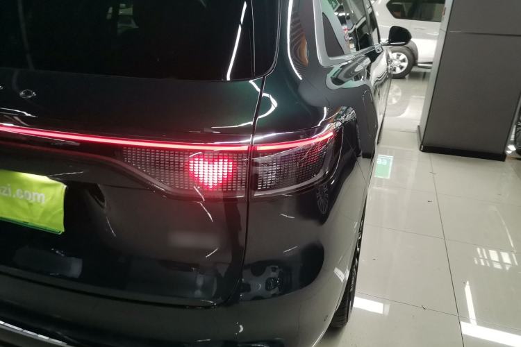 Used Hima AITO M8 2025 Extended-Range Ultra Version 53.4 kWh 6-Seater Edition Exterior 1