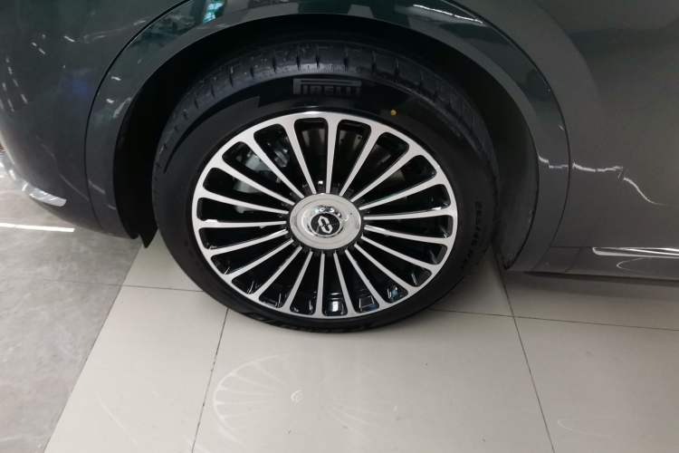 Used Hima AITO M8 2025 Extended-Range Ultra Version 53.4 kWh 6-Seater Edition Exterior 2