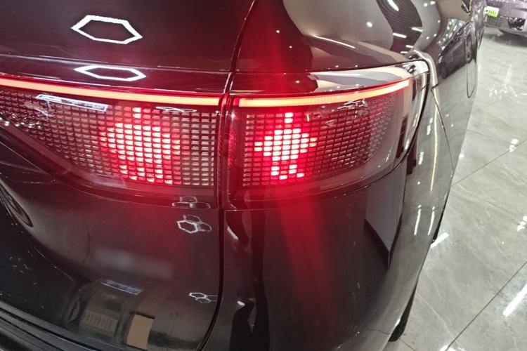 Used Hima AITO M8 2025 Extended-Range Ultra Version 53.4 kWh 6-Seater Edition Exterior 3
