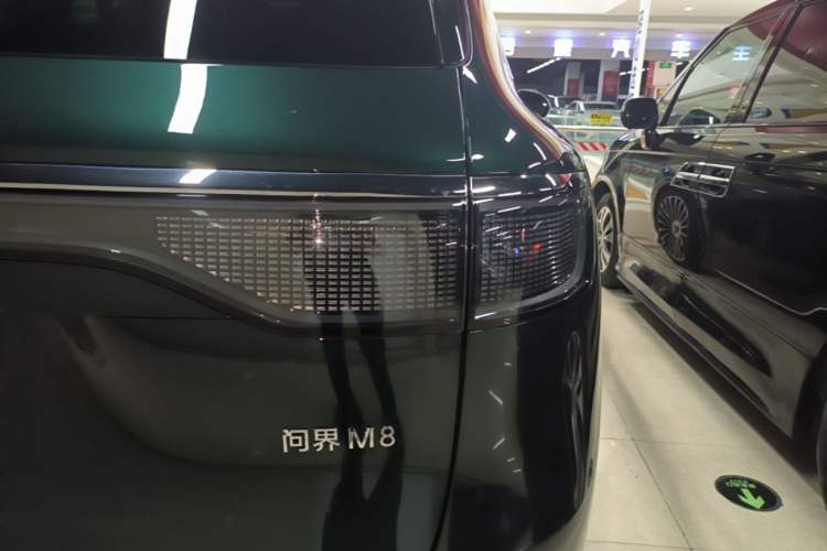Used Hima AITO M8 2025 Extended-Range Ultra Version 53.4 kWh 6-Seater Edition Exterior 3