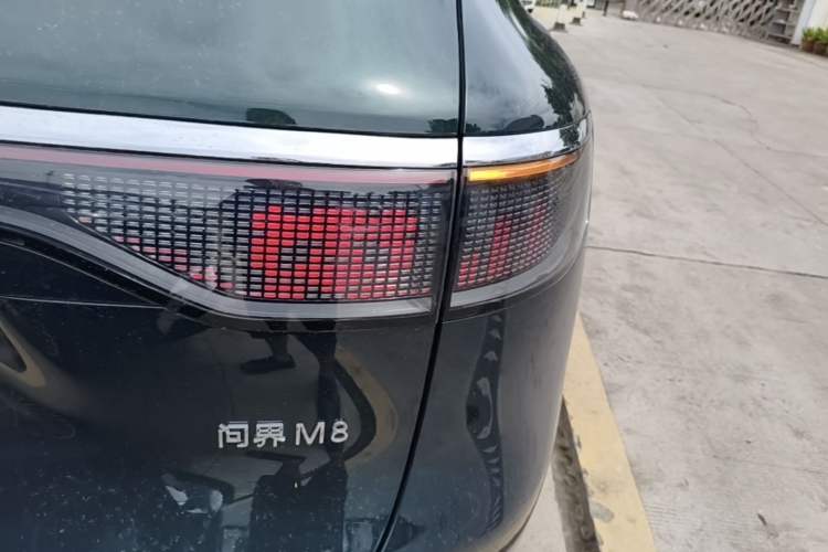 Used Hima AITO M8 2025 Extended-Range Ultra Version 53.4 kWh 6-Seater Edition Exterior 3