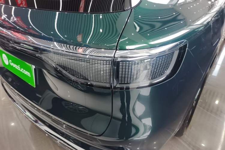 Used Hima AITO M8 2025 Extended-Range Max+ Version 53.4 kWh 6-Seater Edition Exterior 3
