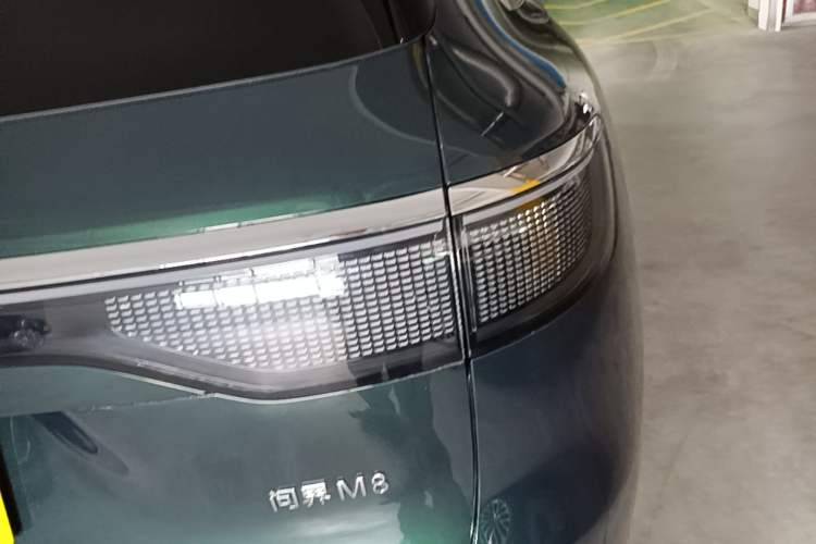 Used Hima AITO M8 2025 Extended-Range Max+ Version 53.4 kWh 6-Seater Edition Exterior 3