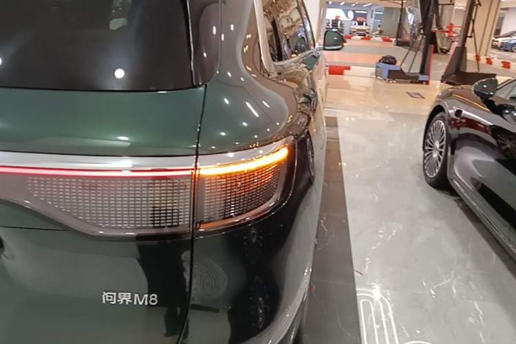 Used Hima AITO M8 2025 Extended-Range Max+ Version 53.4 kWh 5-Seater Edition Exterior 3