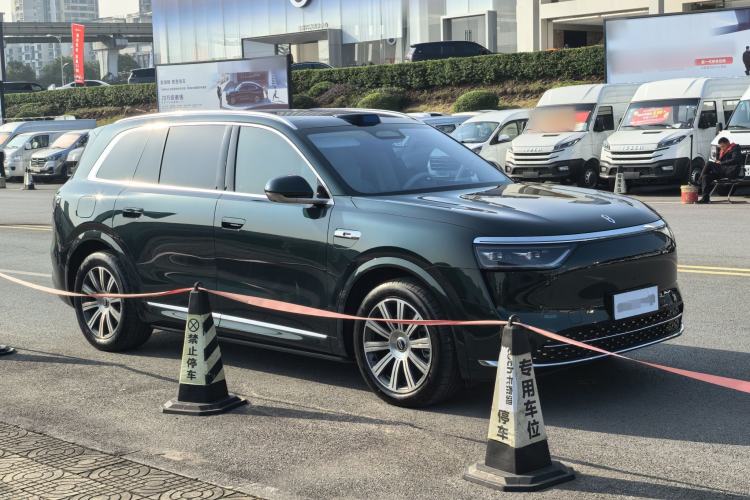 Used Hima AITO M8 2025 Extended-Range Max+ Version 53.4 kWh 6-Seater Edition Exterior 4