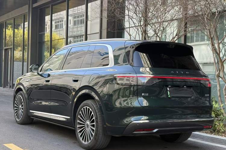Used Hima AITO M8 2025 Extended-Range Ultra Version 53.4 kWh 6-Seater Edition Exterior 5