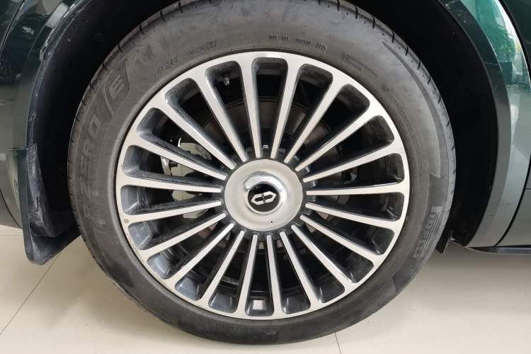Used Hima AITO M8 2025 Extended-Range Max+ Version 53.4 kWh 5-Seater Edition Exterior 5