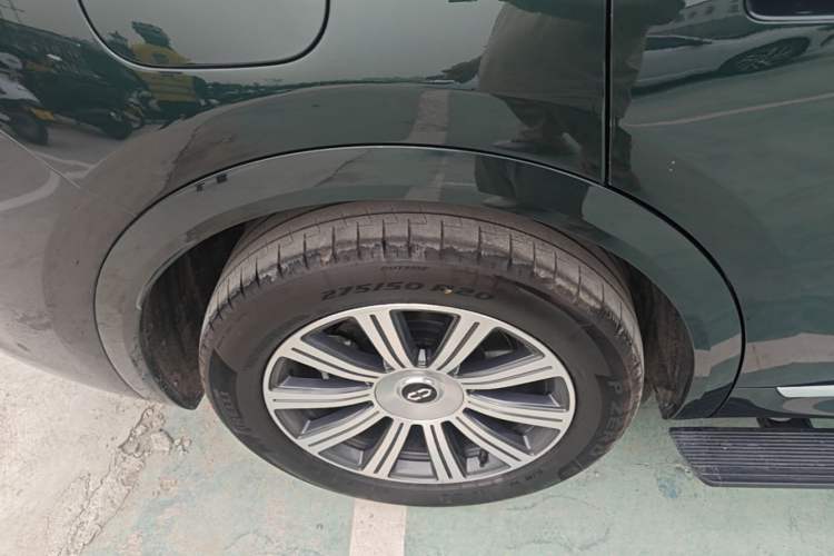 Used Hima AITO M8 2025 Extended-Range Max+ Version 53.4 kWh 6-Seater Edition Exterior 5