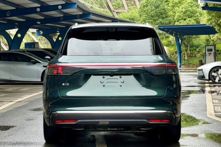 Used Hima AITO M8 2025 Extended-Range Ultra Version 53.4 kWh 6-Seater Edition Exterior 5