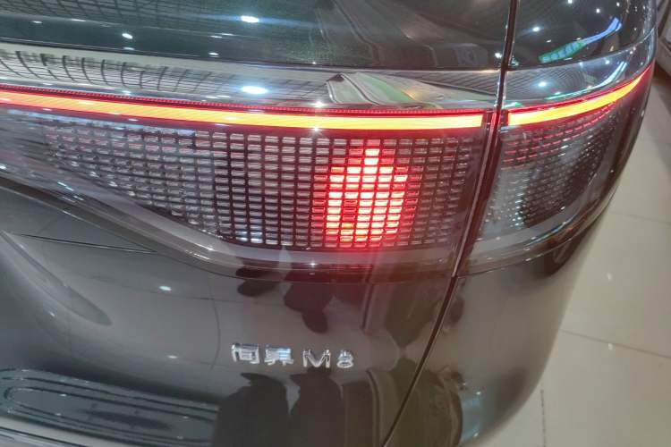 Used Hima AITO M8 2025 Extended-Range Ultra Version 53.4 kWh 6-Seater Edition Exterior 6