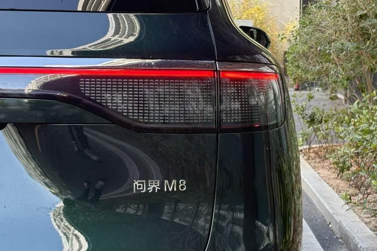 Used Hima AITO M8 2025 Extended-Range Ultra Version 53.4 kWh 6-Seater Edition Exterior 7