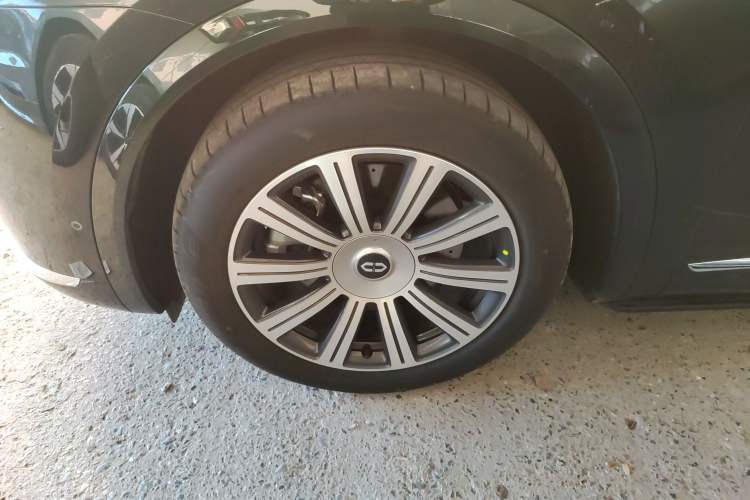 Used Hima AITO M8 2025 Extended-Range Max Version 37 kWh 6-Seater Exterior 7