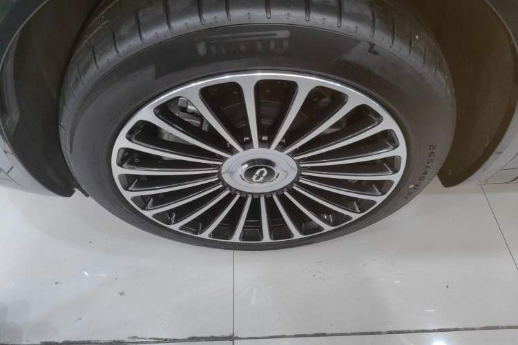 Used Hima AITO M8 2025 Extended-Range Ultra Version 53.4 kWh 6-Seater Edition Exterior 7