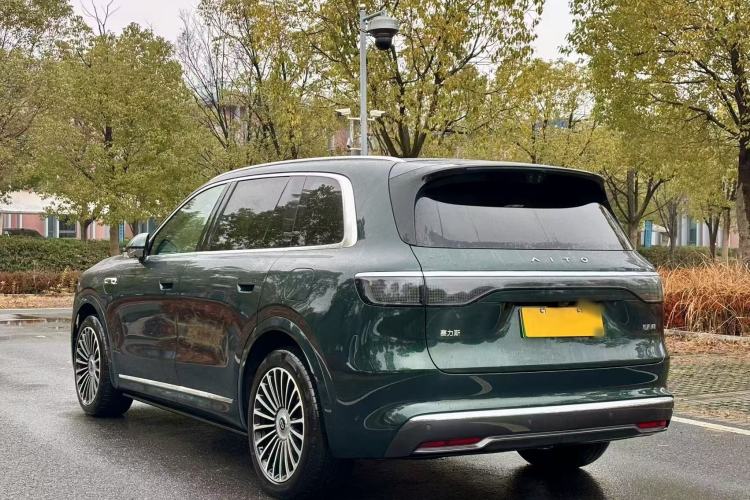 Used Hima AITO M8 2025 Extended-Range Ultra Version 53.4 kWh 6-Seater Edition Exterior 8