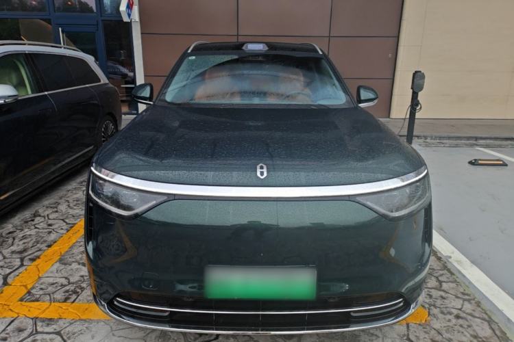 Used Hima AITO M8 2025 Extended-Range Ultra Version 53.4 kWh 6-Seater Edition Front