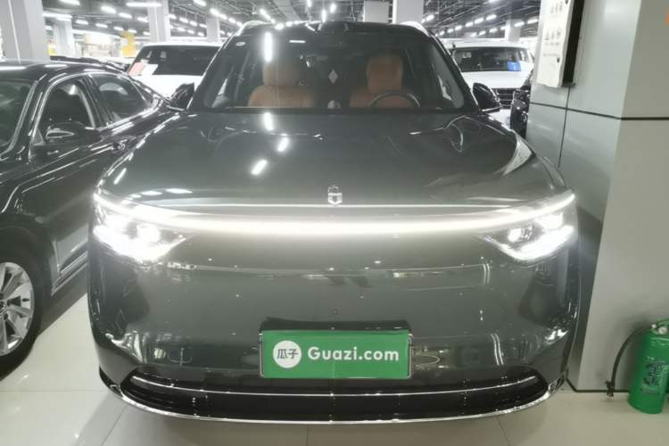 Used Hima AITO M8 2025 Extended-Range Ultra Version 53.4 kWh 6-Seater Edition Front