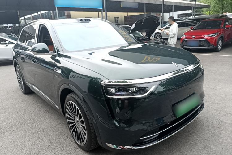 Used Hima AITO M8 2025 Extended-Range Ultra Version 53.4 kWh 6-Seater Edition Front Right 45 Deg