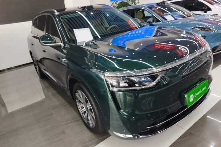 Used Hima AITO M8 2025 Extended-Range Max+ Version 53.4 kWh 5-Seater Edition Front Right 45 Deg