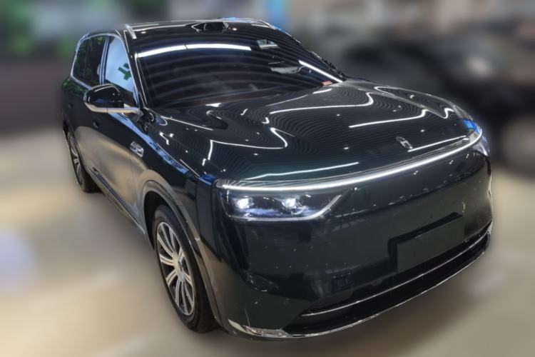 Used Hima AITO M8 2025 Extended-Range Ultra Version 53.4 kWh 6-Seater Edition Front Right 45 Deg