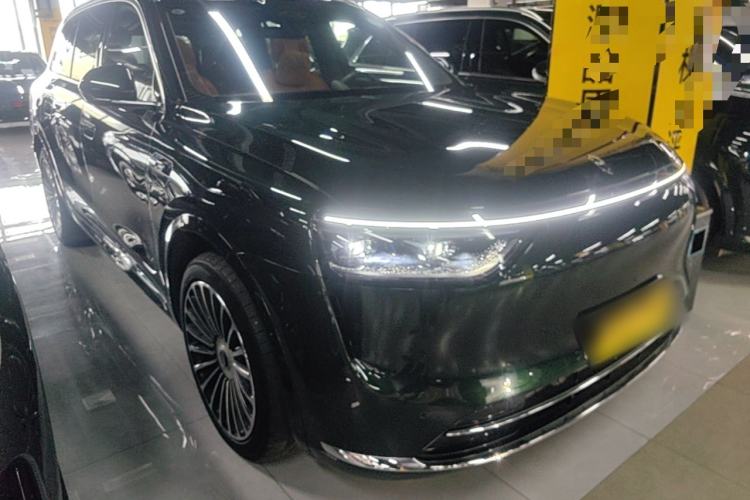 Used Hima AITO M8 2025 Extended-Range Ultra Version 53.4 kWh 6-Seater Edition Front Right 45 Deg