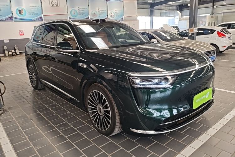 Used Hima AITO M8 2025 Extended-Range Ultra Version 53.4 kWh 6-Seater Edition Front Right 45 Deg