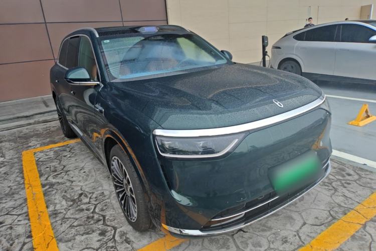 Used Hima AITO M8 2025 Extended-Range Ultra Version 53.4 kWh 6-Seater Edition Front Right 45 Deg
