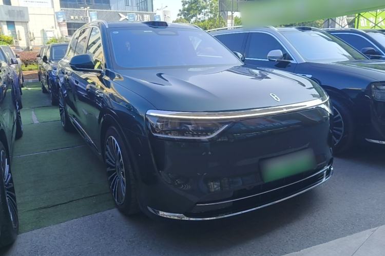 Used Hima AITO M8 2025 Extended-Range Ultra Version 53.4 kWh 6-Seater Edition Front Right 45 Deg