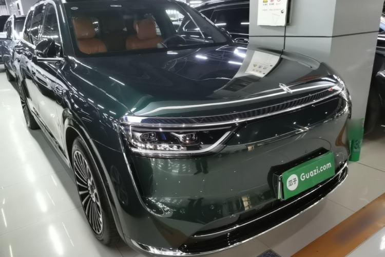 Used Hima AITO M8 2025 Extended-Range Ultra Version 53.4 kWh 6-Seater Edition Front Right 45 Deg